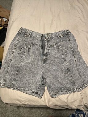 High-Rise Acid-Wash Denim Shorts - Gray